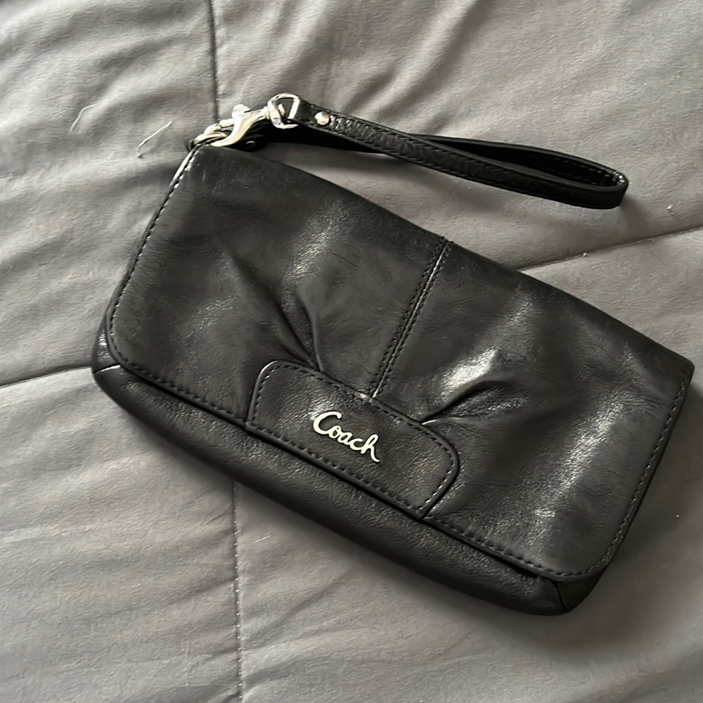 Coach wristlet wallet